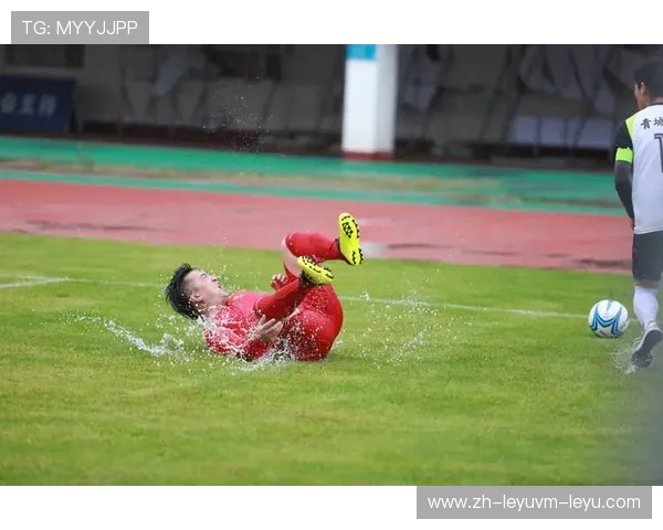 足球比赛中的小范围对抗与技巧提升